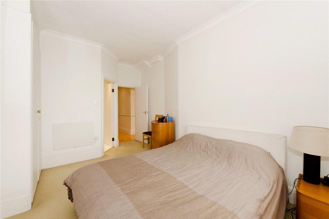 2 bedroom Flat for sale in Clive Court-view7