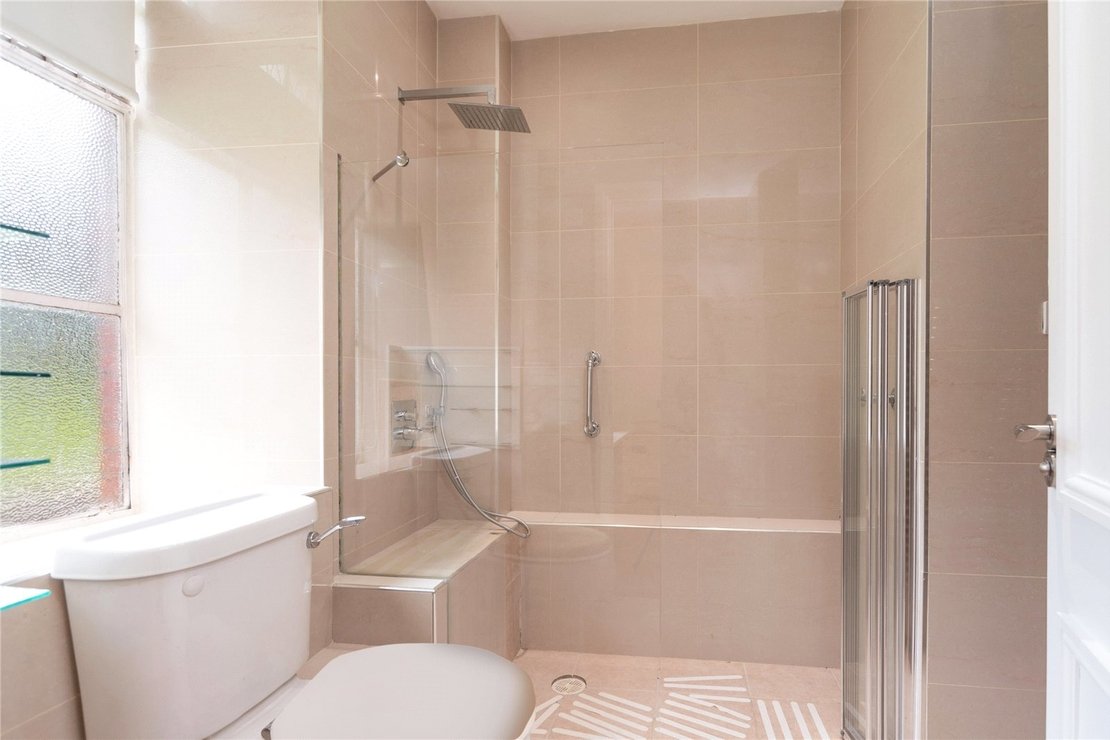3 bedroom Flat for sale in Clive Court-view7
