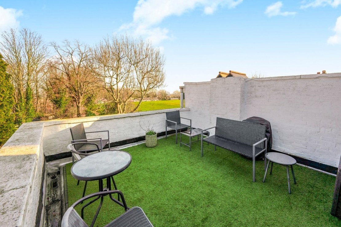 2 bedroom Flat for sale in Cromwell Place-view5