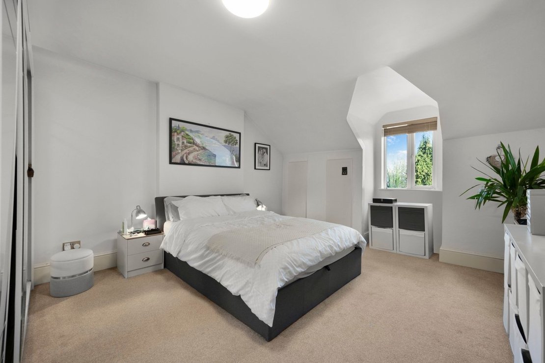 2 bedroom Flat for sale in Cromwell Place-view3