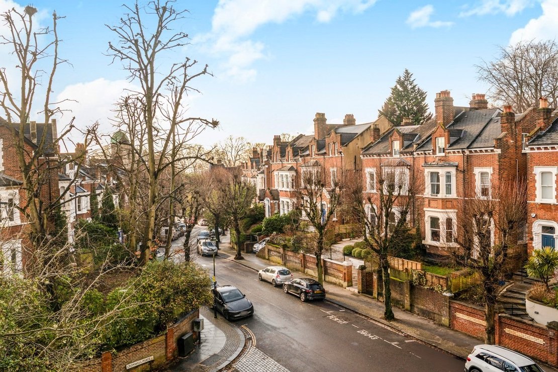 2 bedroom Flat for sale in Cromwell Place-view6