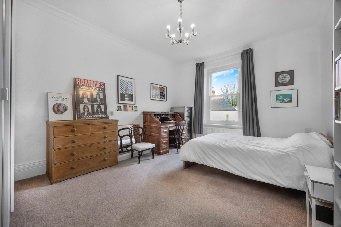 2 bedroom Flat for sale in Cromwell Place-view3