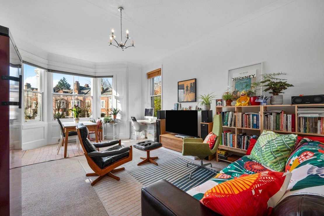 2 bedroom Flat for sale in Cromwell Place-view1
