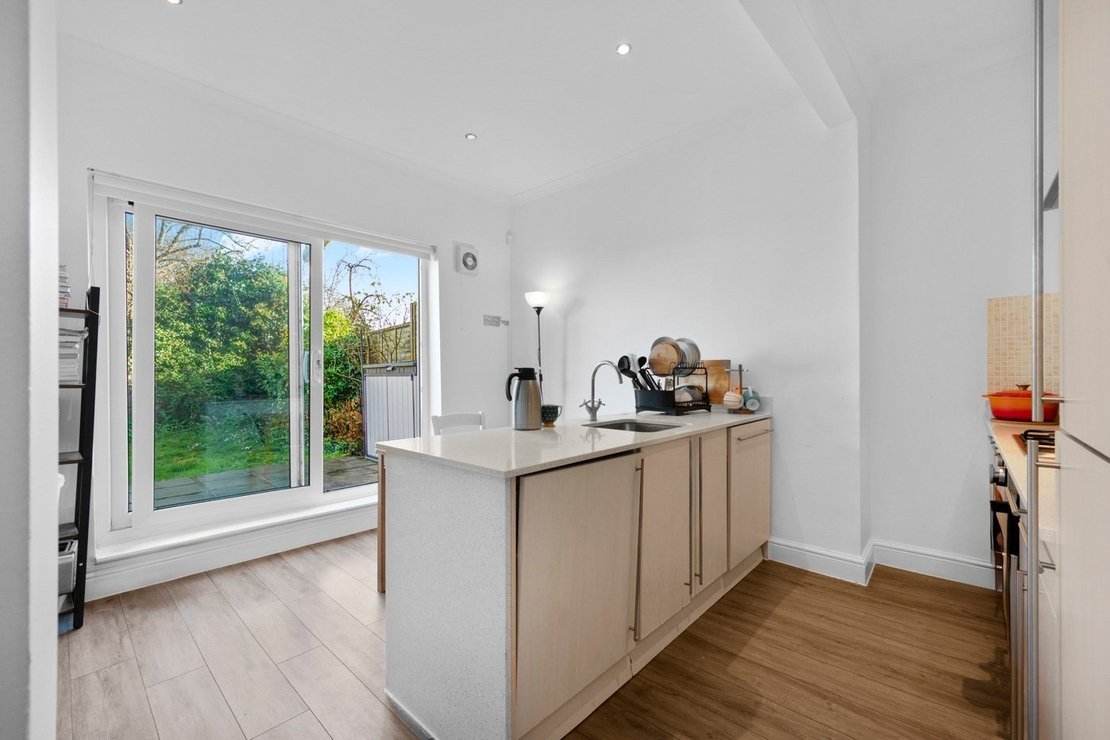 3 bedroom Flat for sale in Cromwell Place-view3