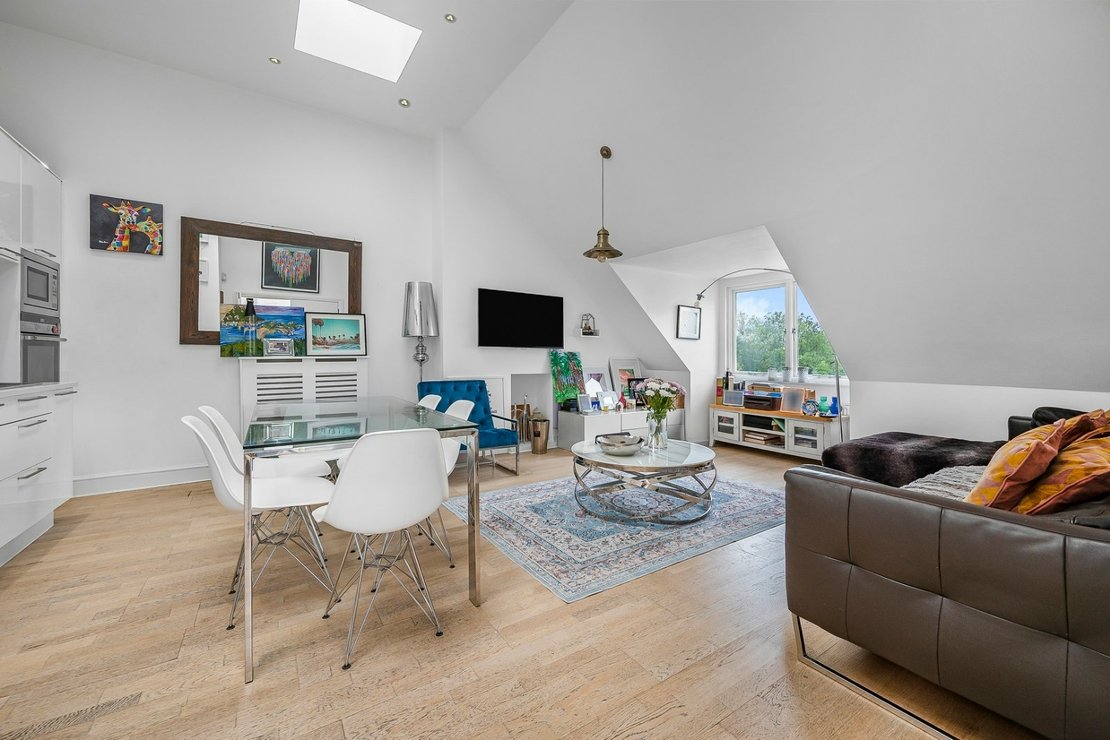 3 bedroom Flat for sale in Dartmouth Road-view9