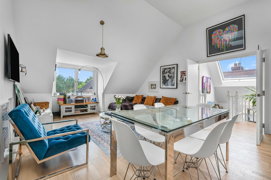 3 bedroom Flat for sale in Dartmouth Road-view1