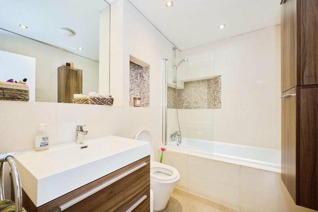 3 bedroom Flat for sale in Dartmouth Road-view14