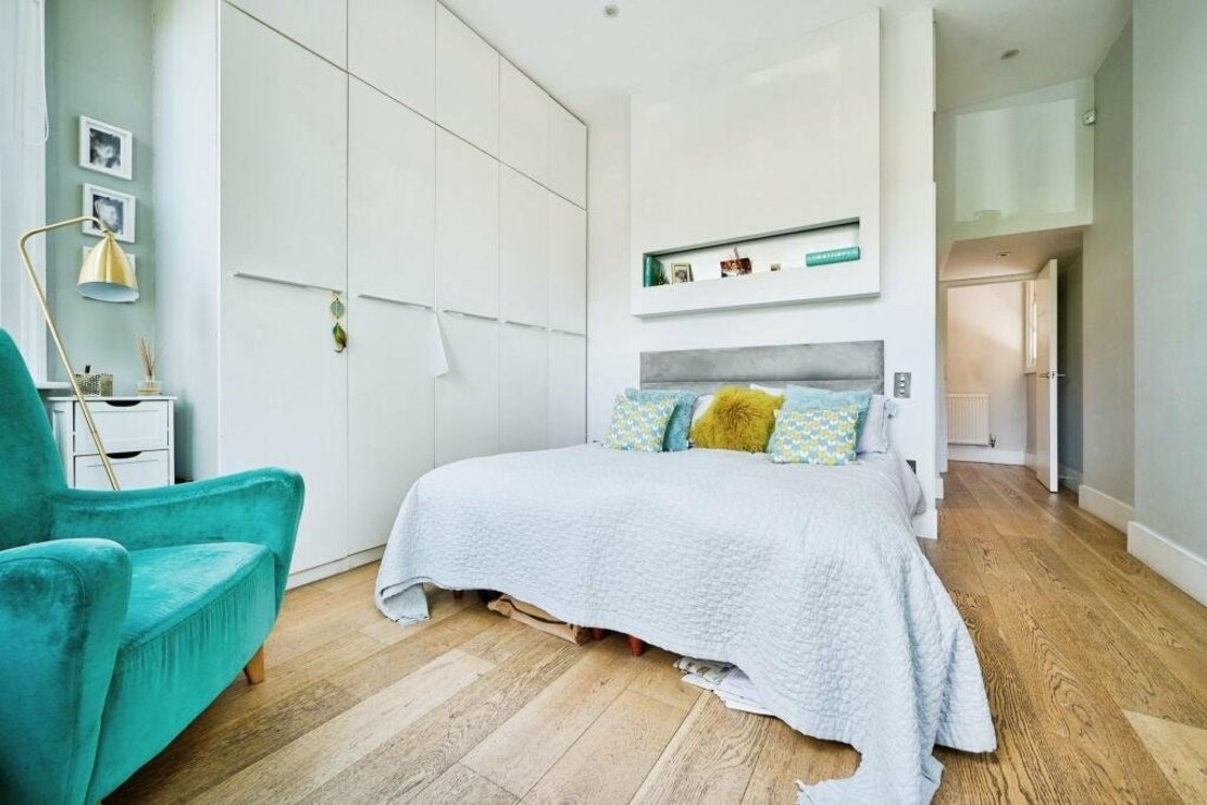 3 bedroom Flat for sale in Dartmouth Road-view9