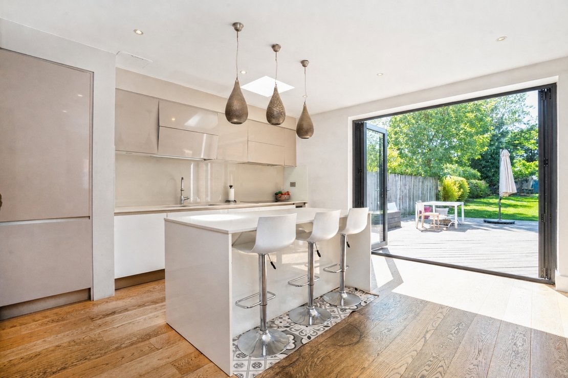 3 bedroom Flat for sale in Dartmouth Road-view2