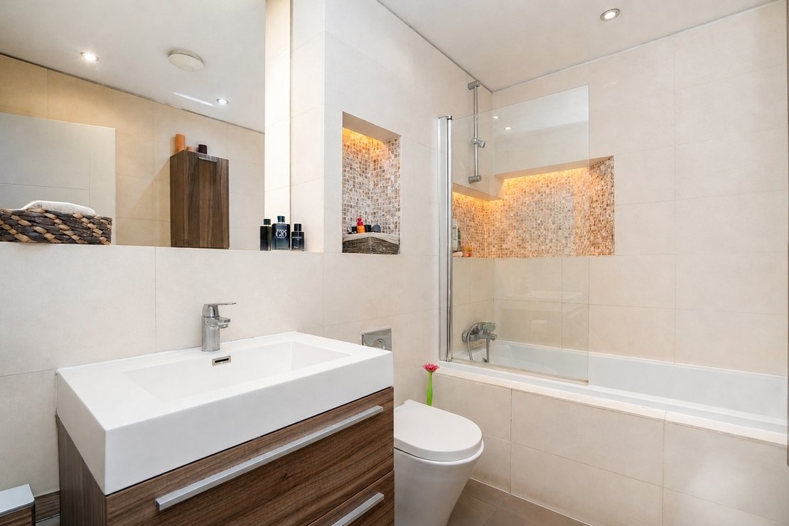 3 bedroom Flat for sale in Dartmouth Road-view13
