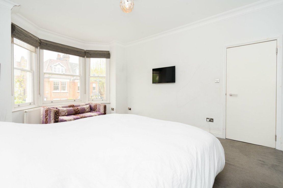 6 bedroom House for sale in Dyne Road-view10