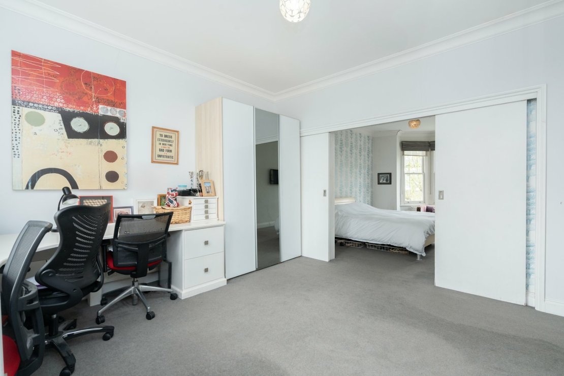 6 bedroom House for sale in Dyne Road-view12