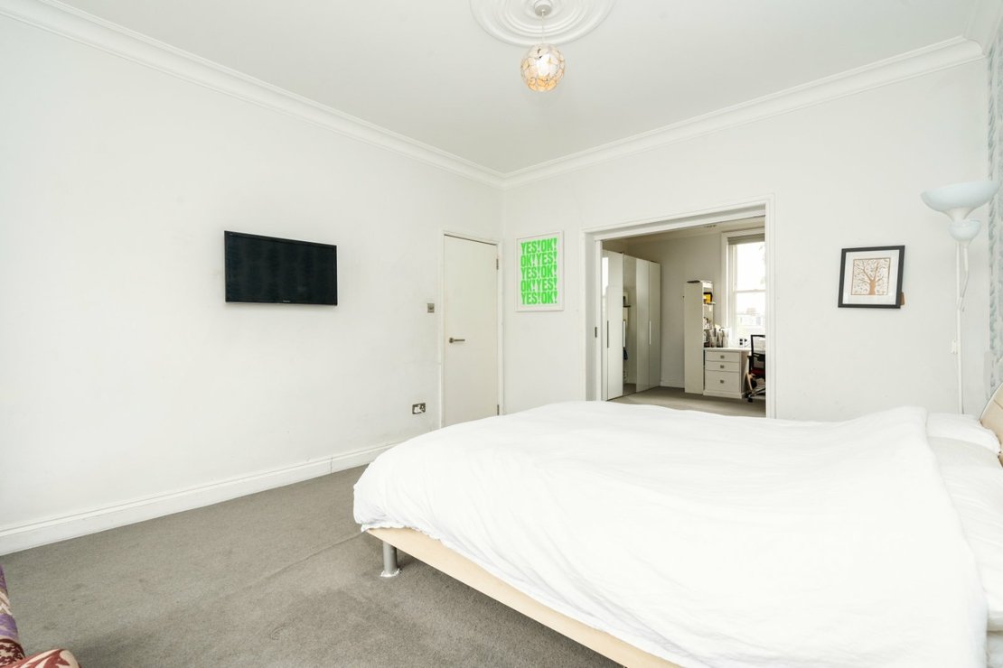 6 bedroom House for sale in Dyne Road-view9