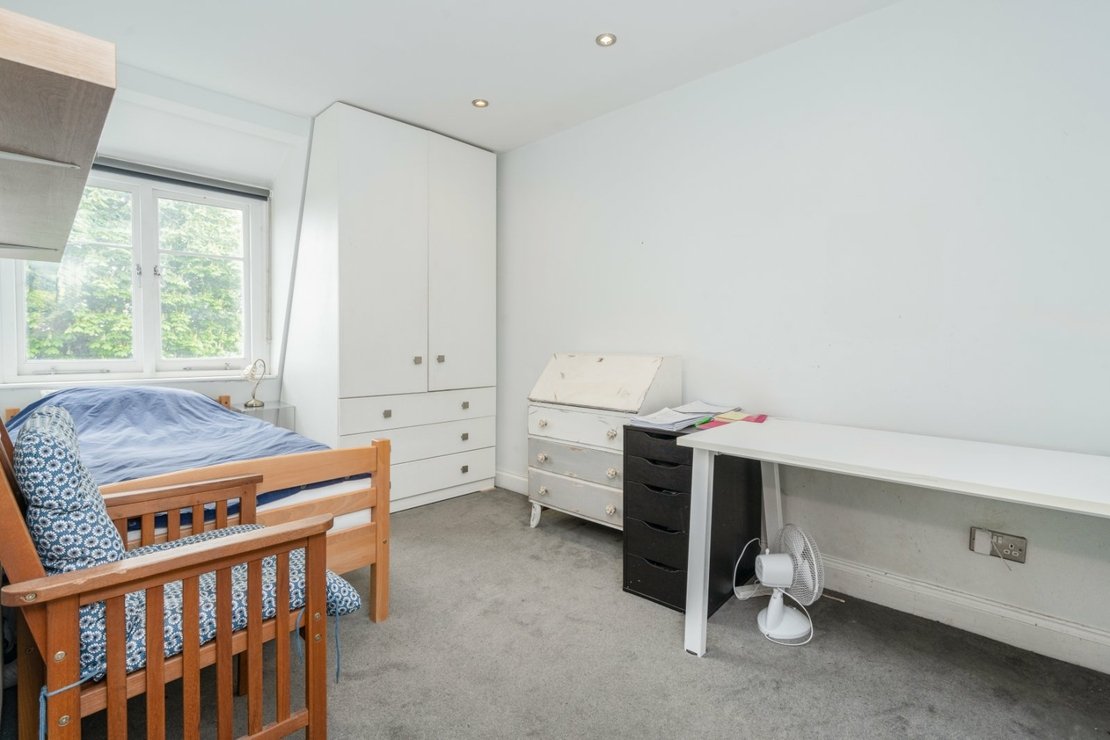 6 bedroom House for sale in Dyne Road-view16