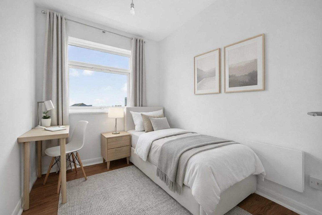 3 bedroom Flat for sale in East End Road-view5
