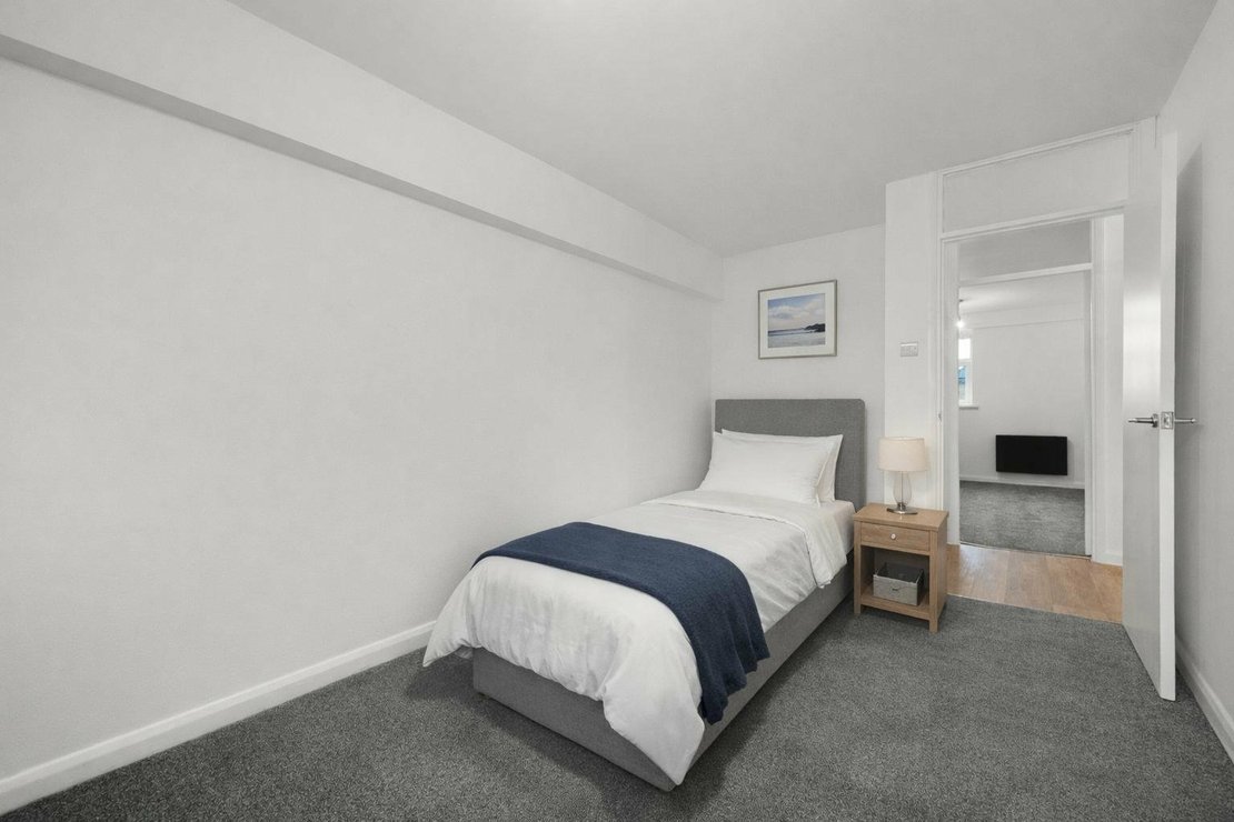 3 bedroom Flat for sale in East End Road-view7