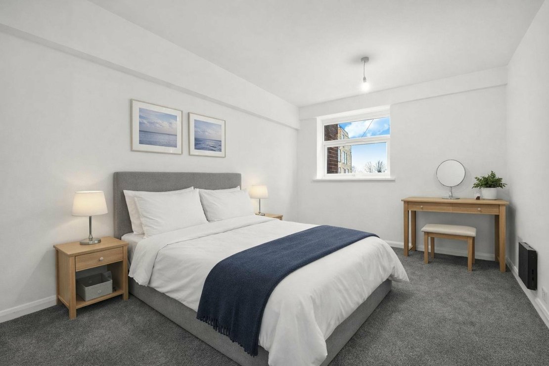 3 bedroom Flat for sale in East End Road-view4