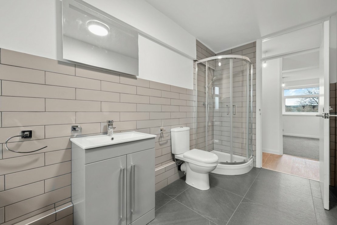 3 bedroom Flat for sale in East End Road-view6