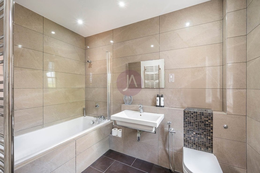 3 bedroom Flat for sale in Elm Tree Court-view6