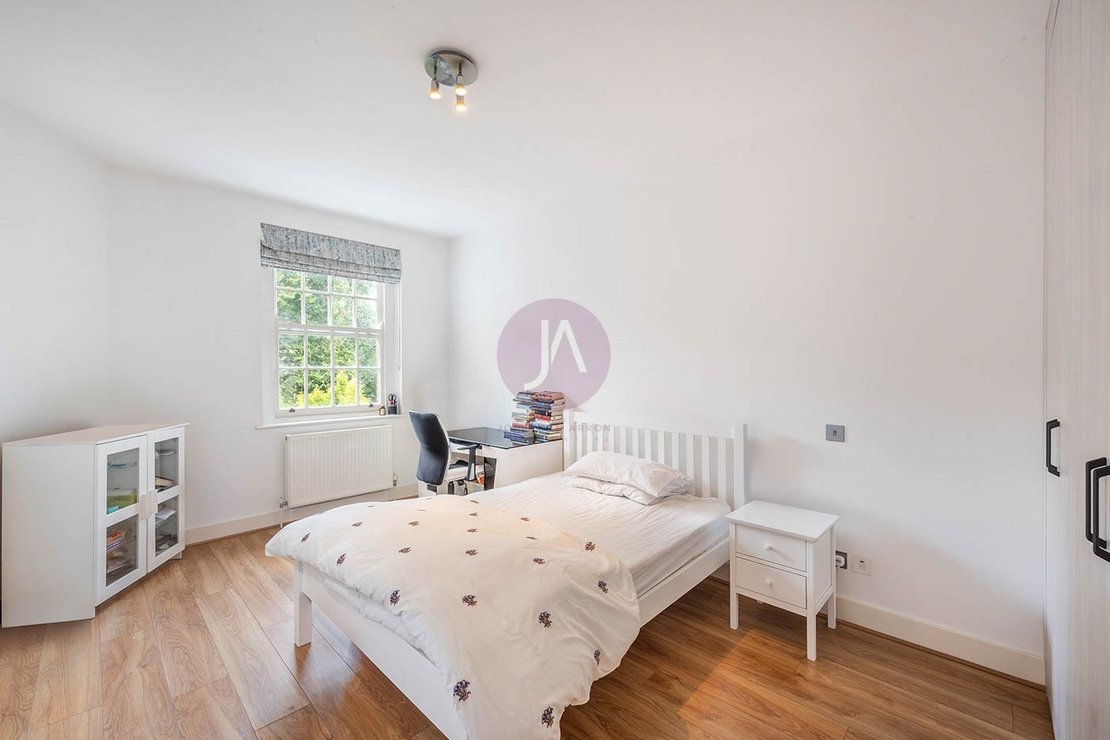 3 bedroom Flat for sale in Elm Tree Court-view7