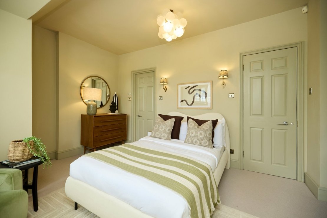 4 bedroom Flat for sale in Eton Avenue-view20