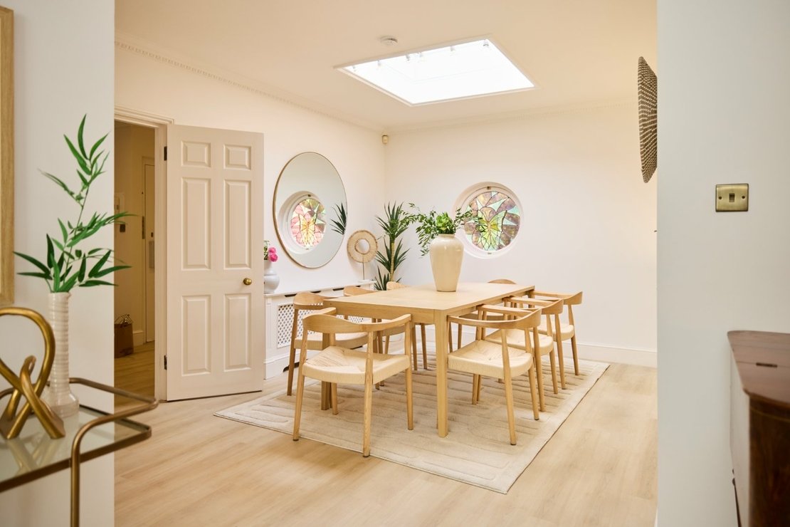 4 bedroom Flat for sale in Eton Avenue-view5