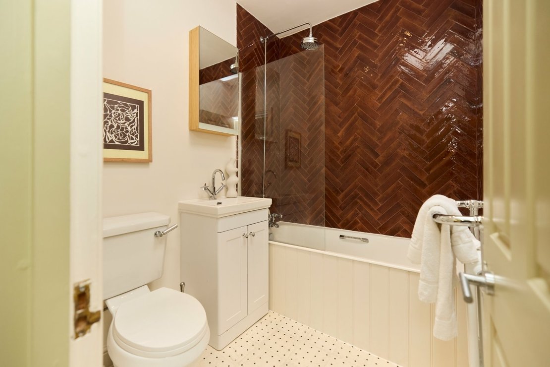 4 bedroom Flat for sale in Eton Avenue-view22