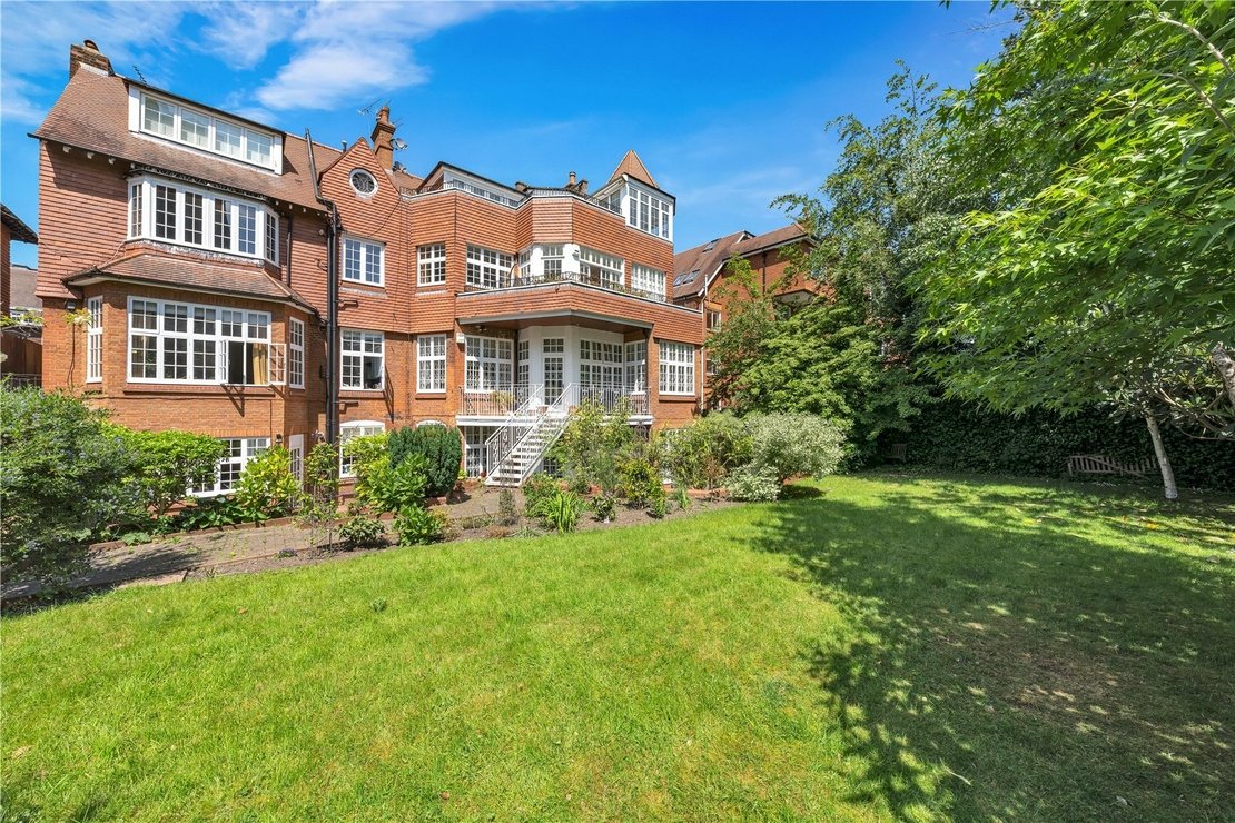 4 bedroom Flat for sale in Eton Avenue-view12