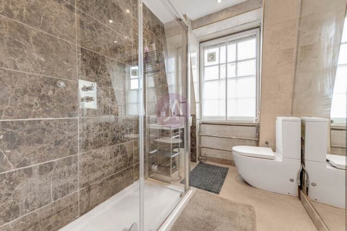 2 bedroom Flat for sale in Eyre Court-view6