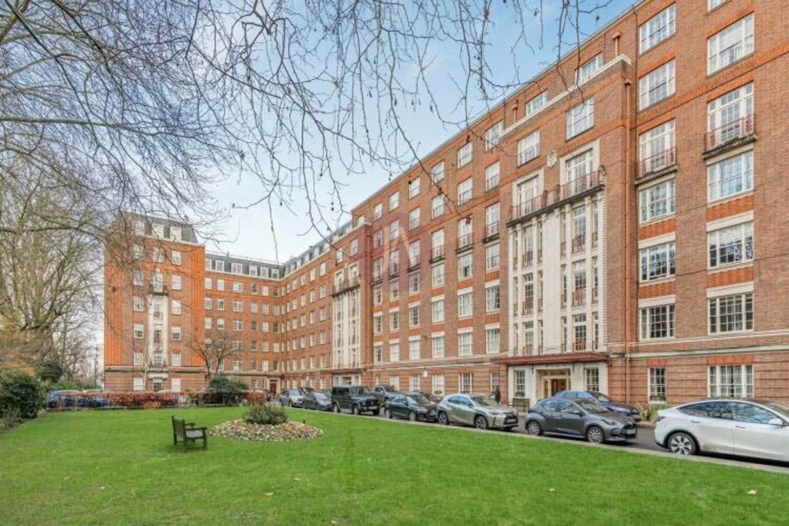 2 bedroom Flat for sale in Eyre Court-view1