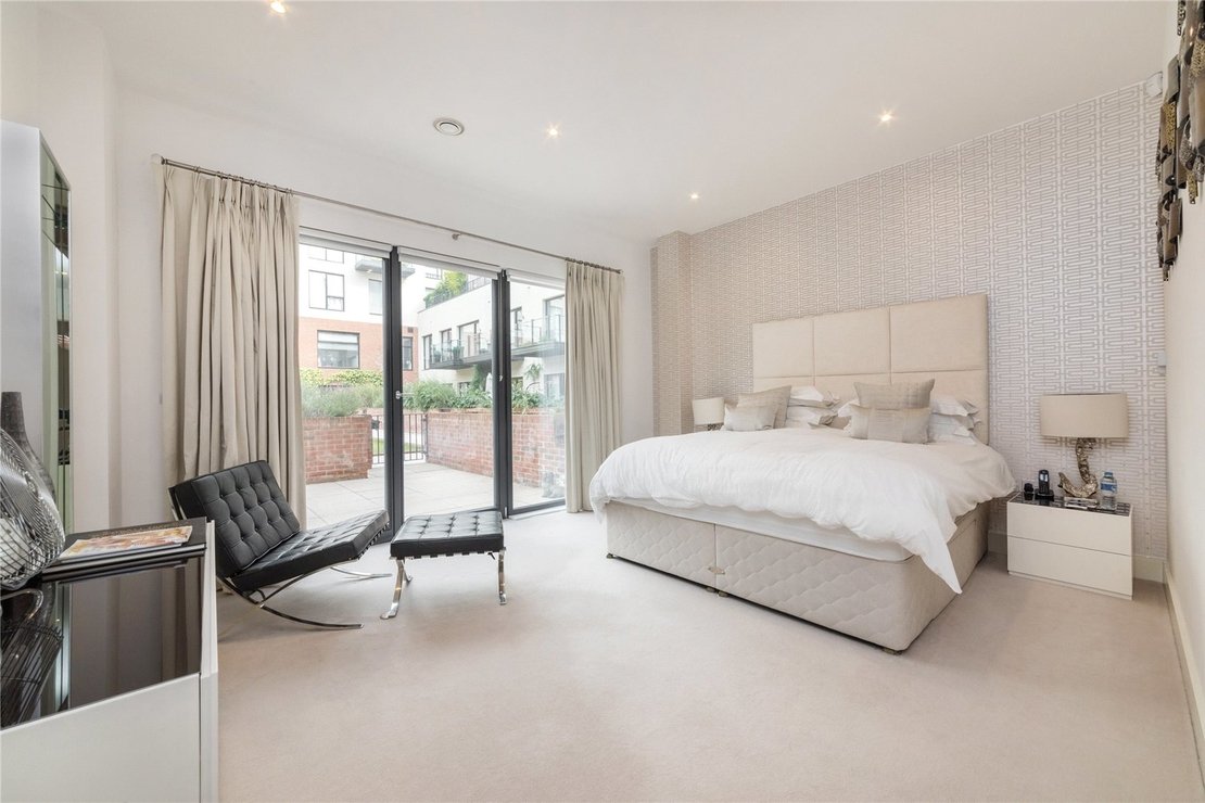 2 bedroom Flat for sale in Fairmont Mews-view5