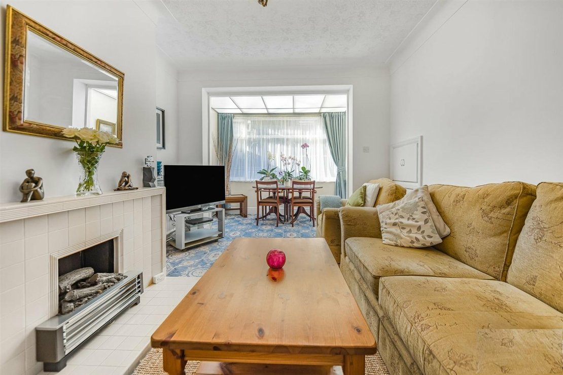 3 bedroom House for sale in Ffynone Drive-view3