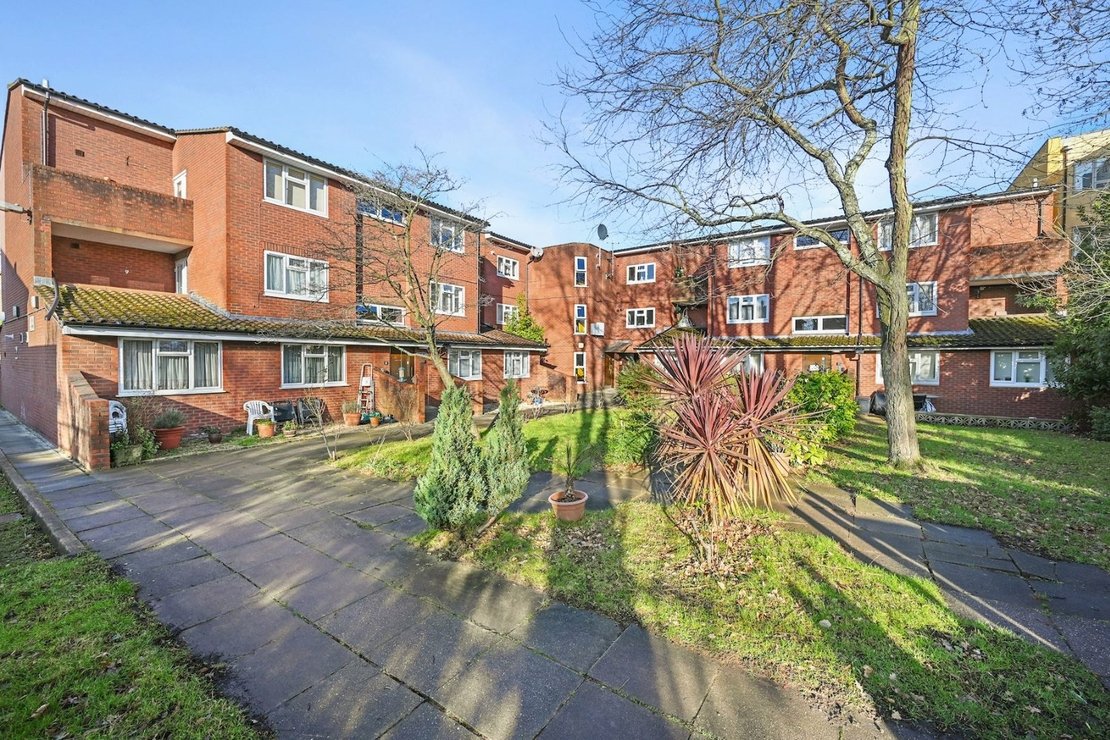 1 bedroom Flat for sale in Garfield Court-view1