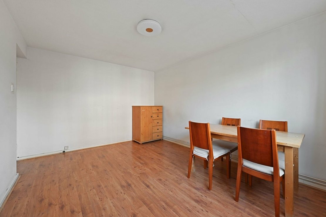 1 bedroom Flat for sale in Garfield Court-view2