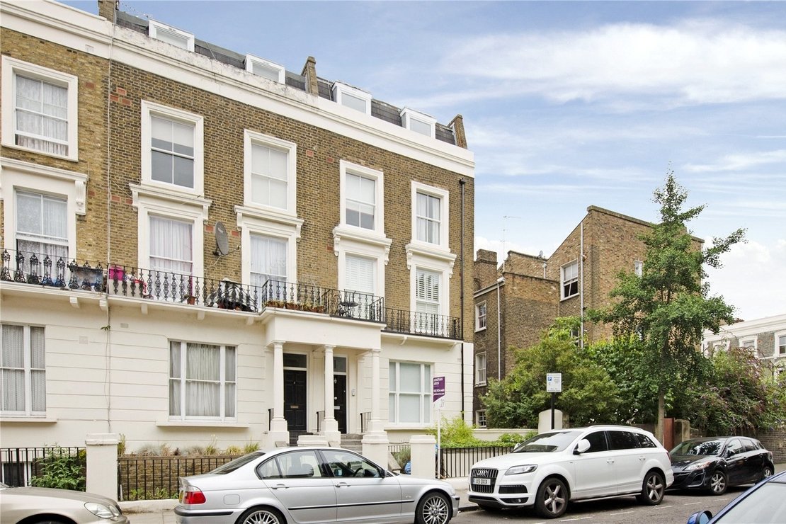 2 bedroom Flat for sale in Goldney Road-view2