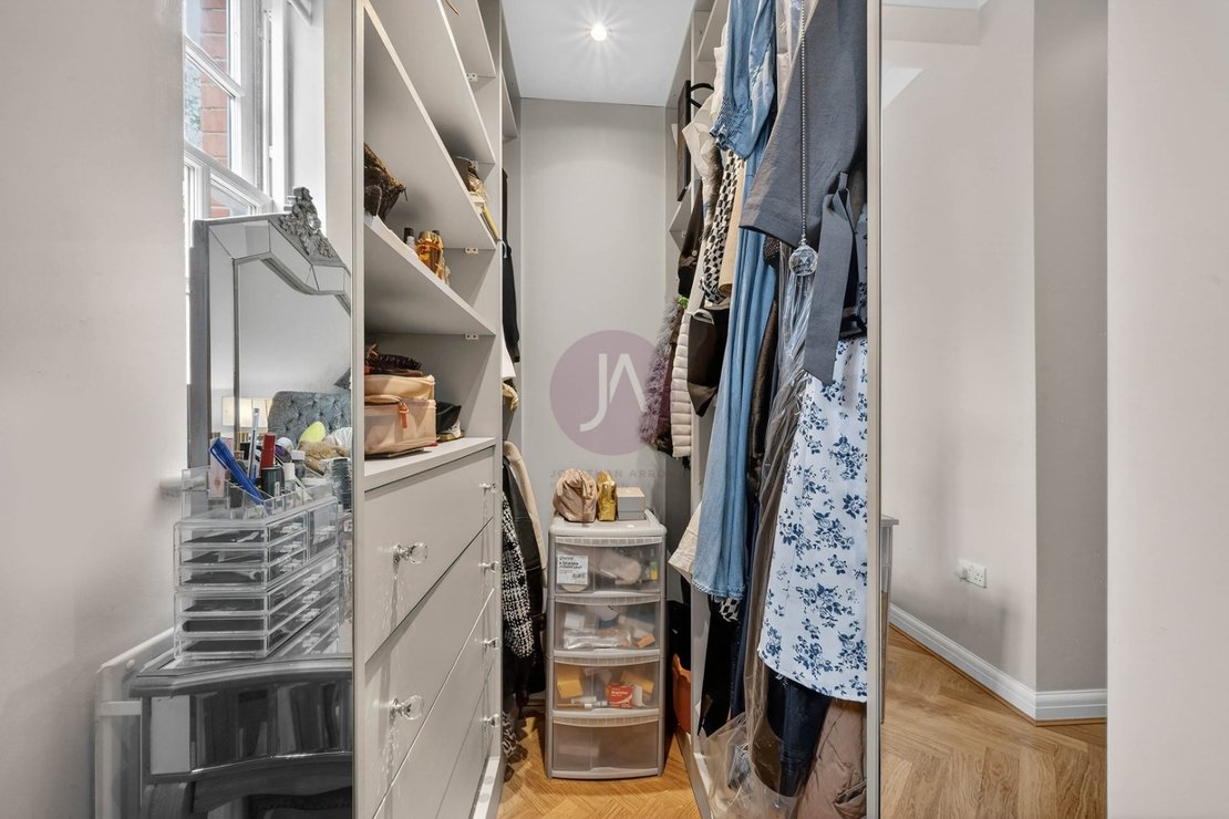 3 bedroom Maisonette for sale in Goldring Way-view14