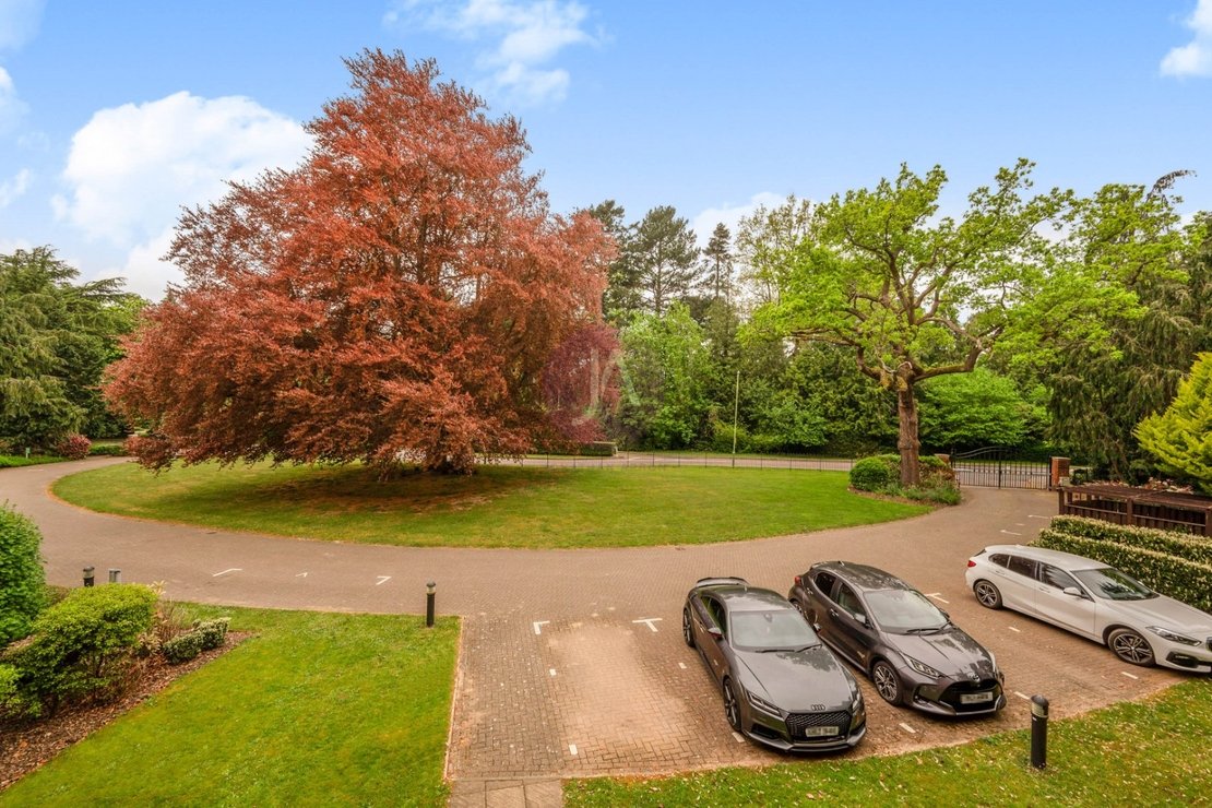 3 bedroom Maisonette for sale in Goldring Way-view22
