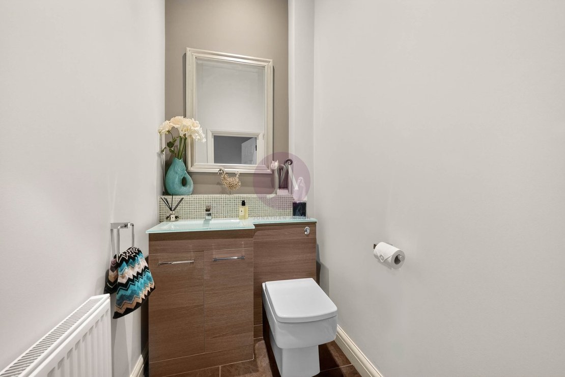 3 bedroom Maisonette for sale in Goldring Way-view23