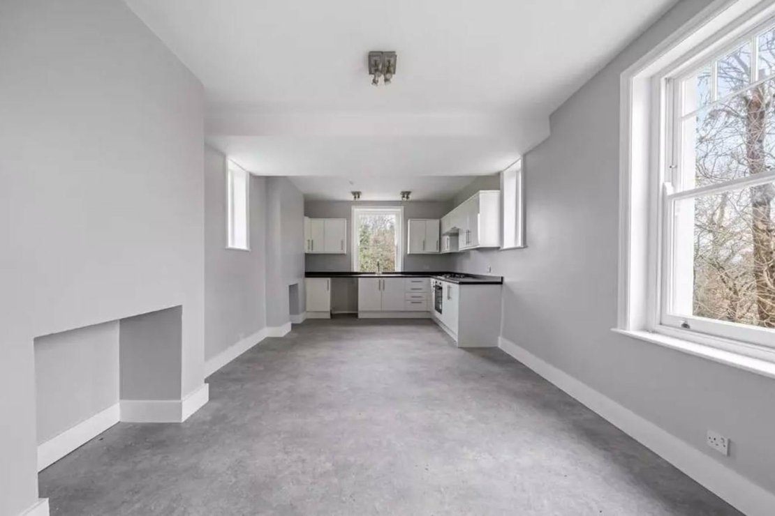 3 bedroom Flat for sale in Gondar Gardens-view3