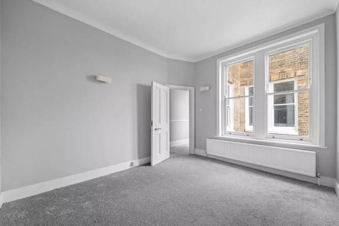 3 bedroom Flat for sale in Gondar Gardens-view8