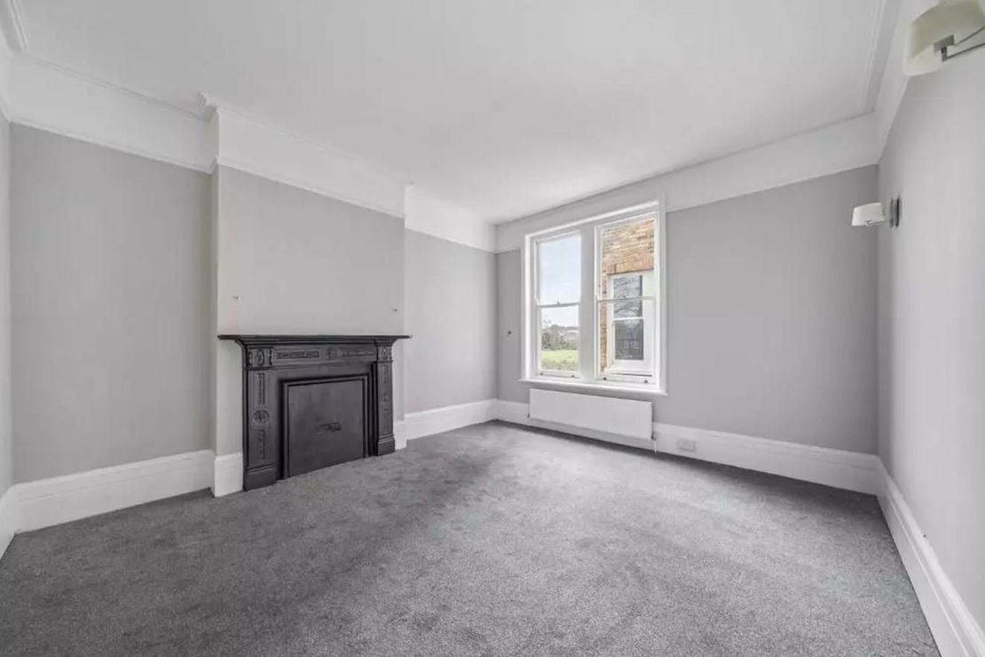 3 bedroom Flat for sale in Gondar Gardens-view5