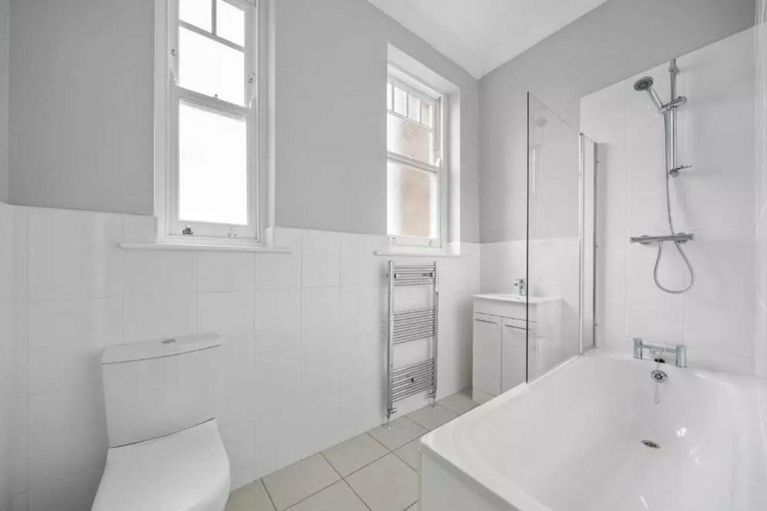 3 bedroom Flat for sale in Gondar Gardens-view4