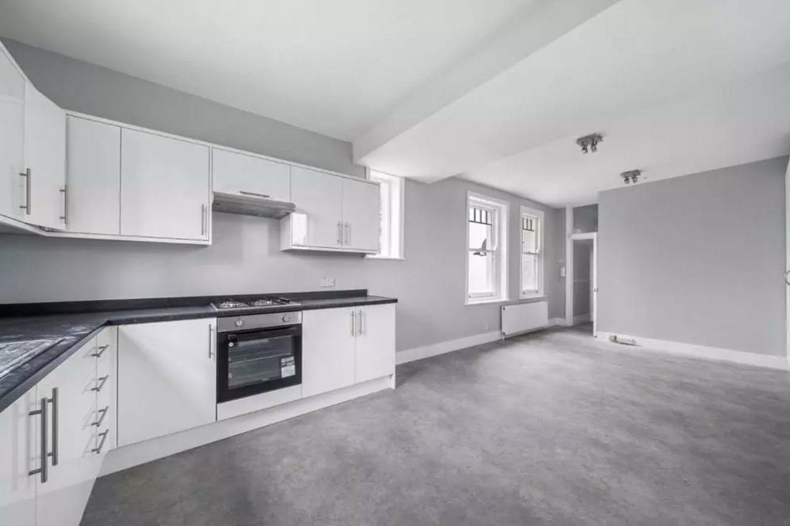 3 bedroom Flat for sale in Gondar Gardens-view2