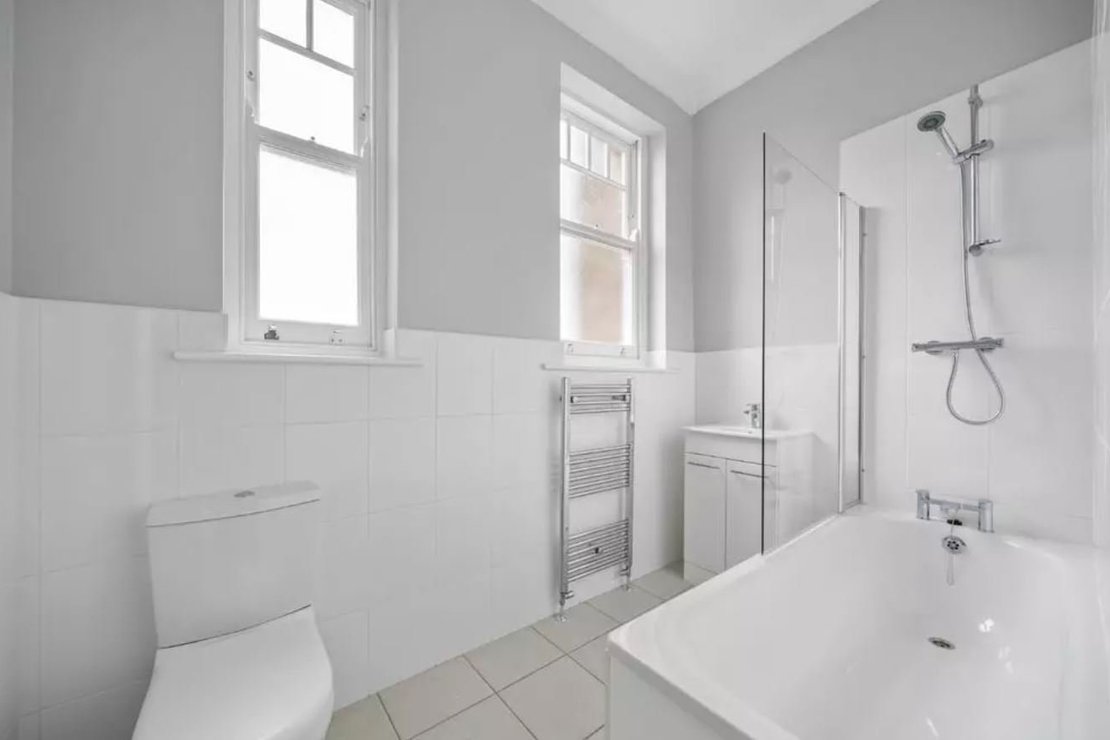 3 bedroom Flat for sale in Gondar Gardens-view4
