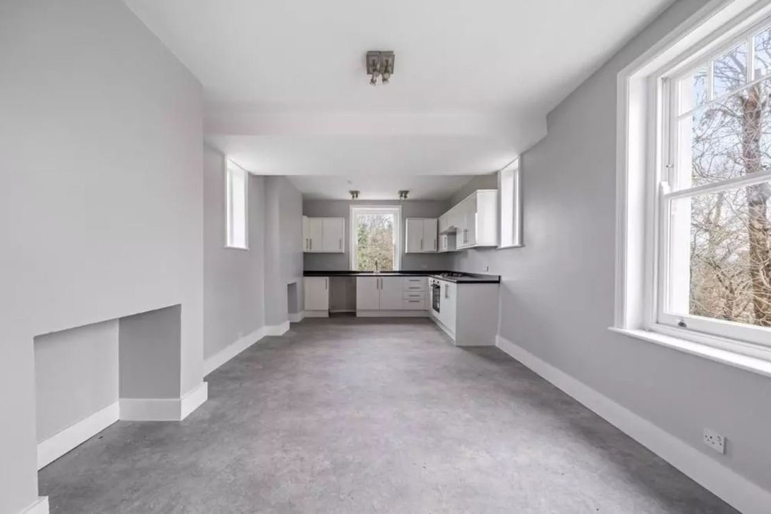 3 bedroom Flat for sale in Gondar Gardens-view3