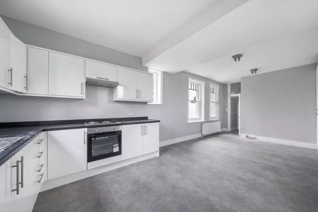 3 bedroom Flat for sale in Gondar Gardens-view2