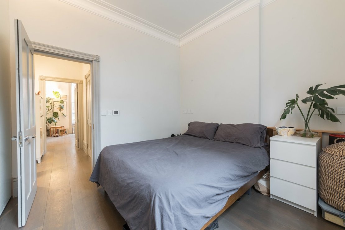 1 bedroom Flat for sale in Greek Street-view7
