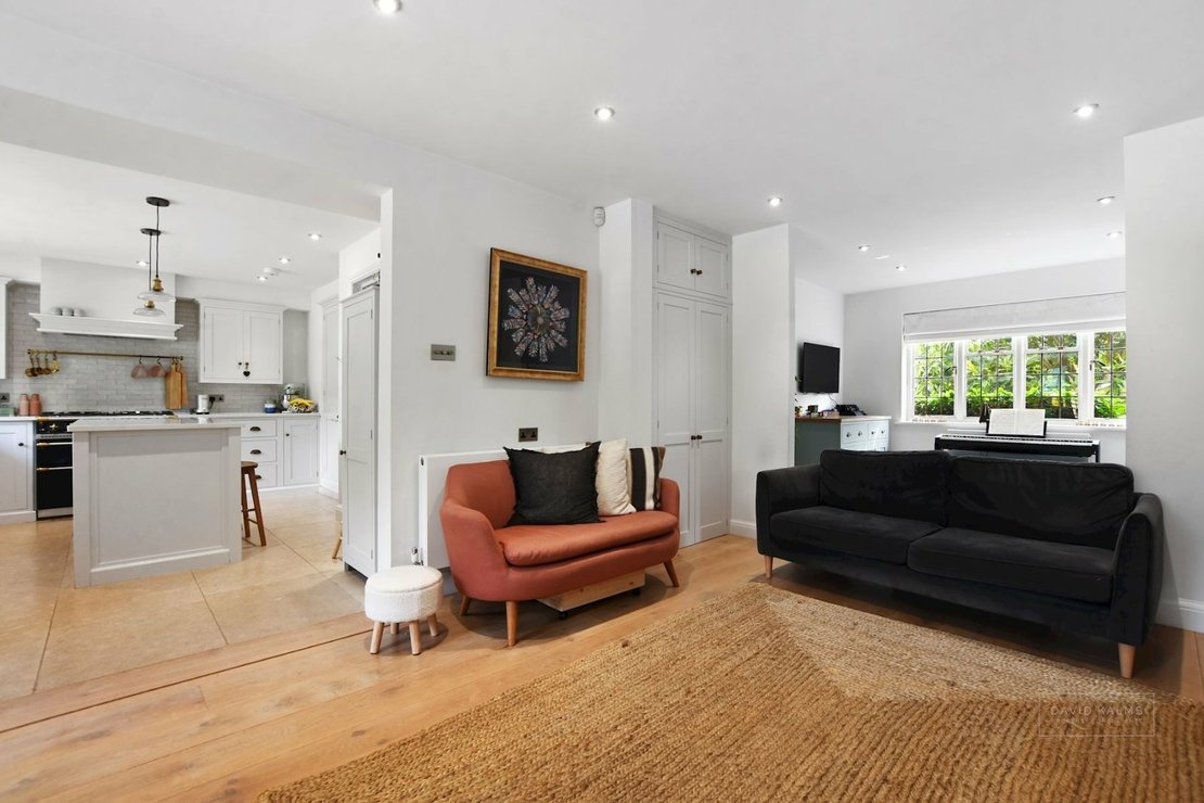 4 bedroom House for sale in Greenhalgh Walk-view3