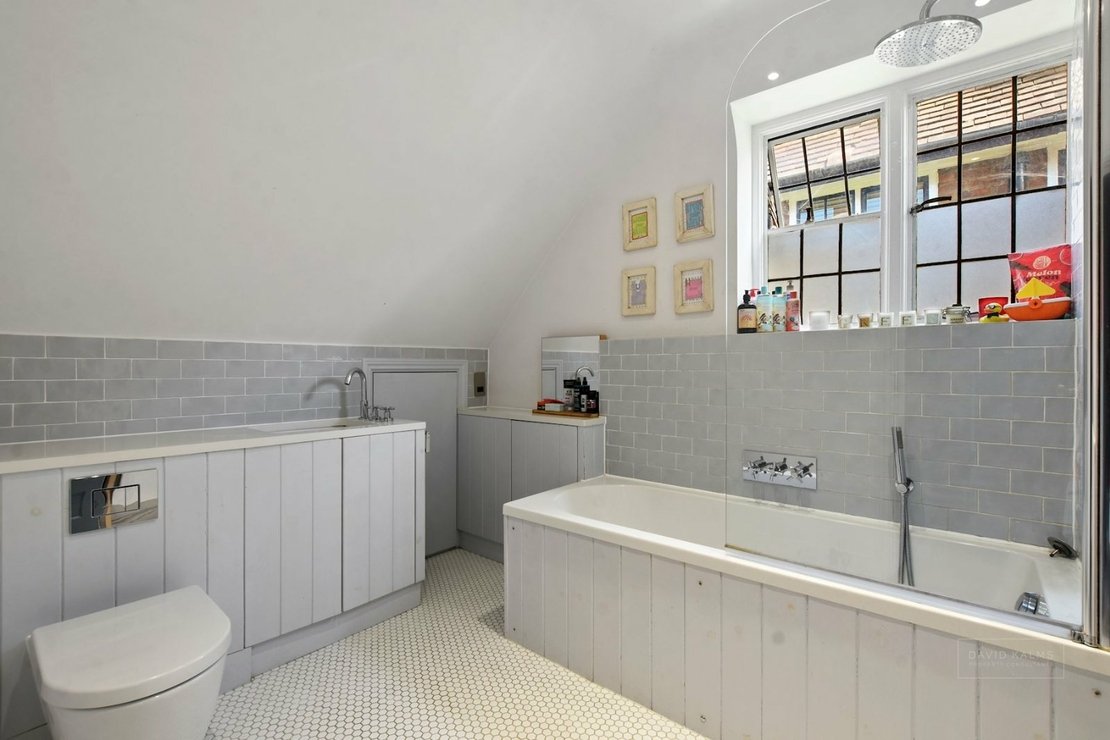 4 bedroom House for sale in Greenhalgh Walk-view9