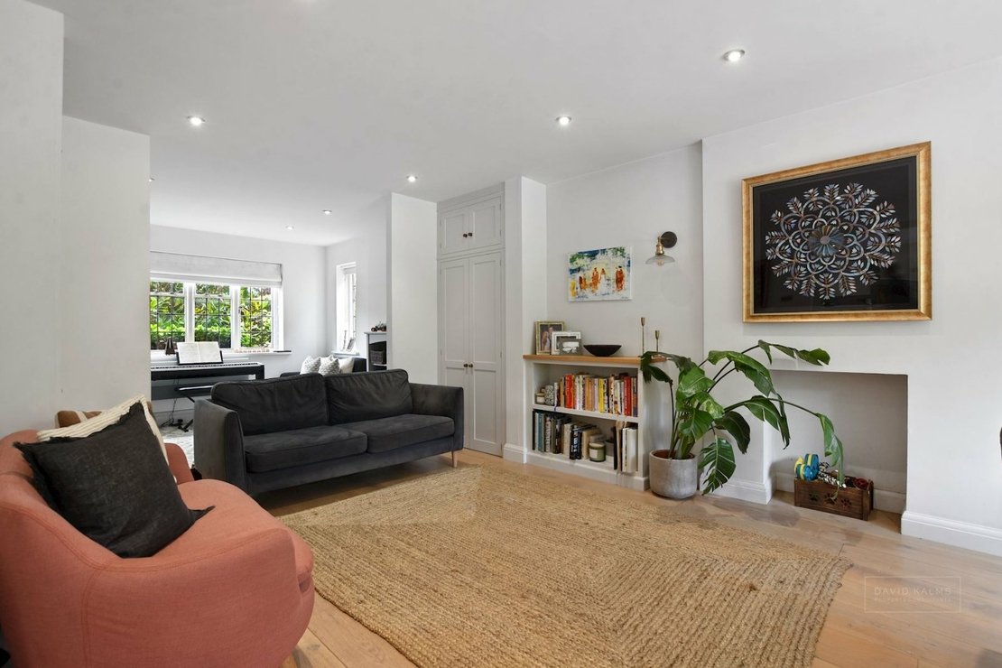 4 bedroom House for sale in Greenhalgh Walk-view2